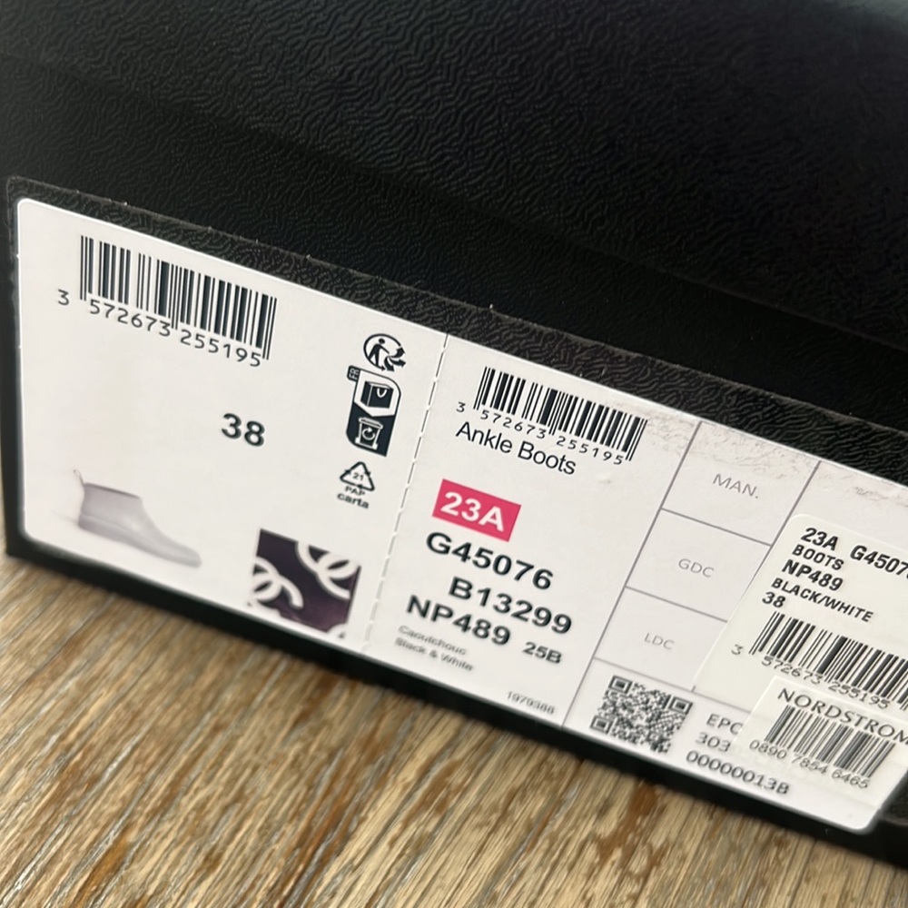 Chanel rain boots - Picture 12 of 13